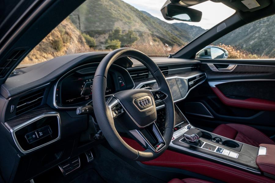 Интерьер Audi S6 Sedan TFSI (C8) 2020 года  (NA) (фото 18 из 24)